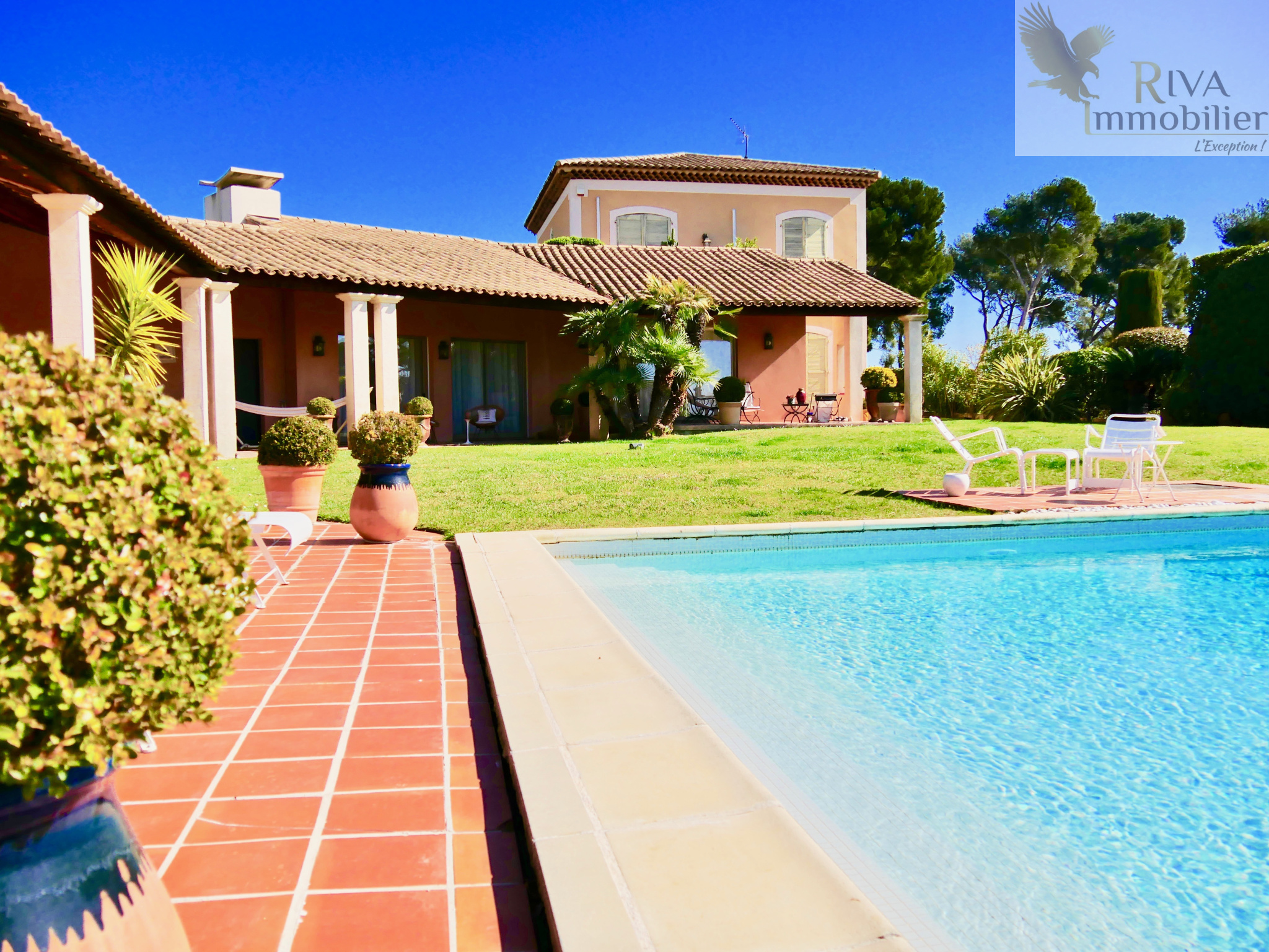 vente 83270 SAINTCYR SUR MER VILLA 330 M² DANS DOMAINE SECURISE